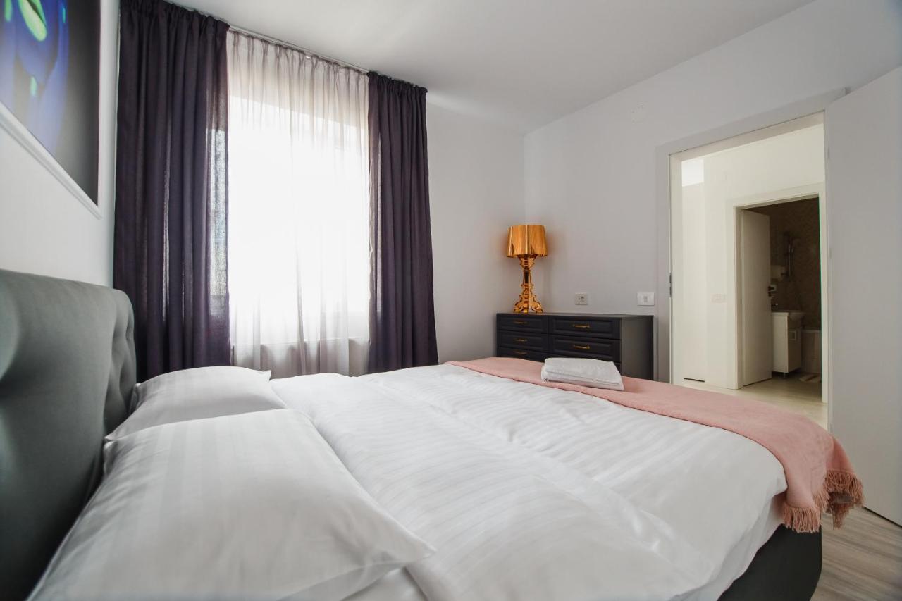No. 11 - The Penthouse In City Center Oradea Ngoại thất bức ảnh